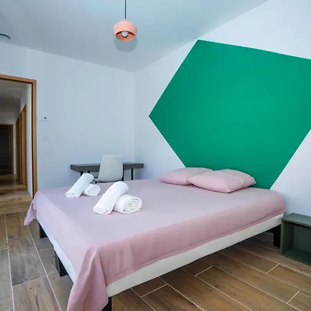 Moderne Confort-jacuzzi-piscine Villa Saint-Quentin-la-Poterie